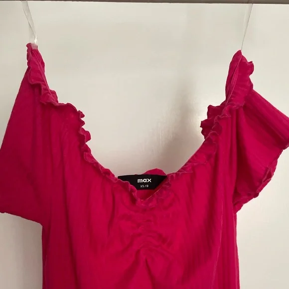 MAX (Indian brand) pink off the shoulder frilly top with ruched front. Size S - Picture 4 of 4